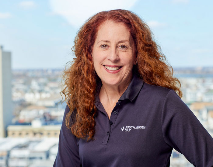Leslie Cohen headshot photo